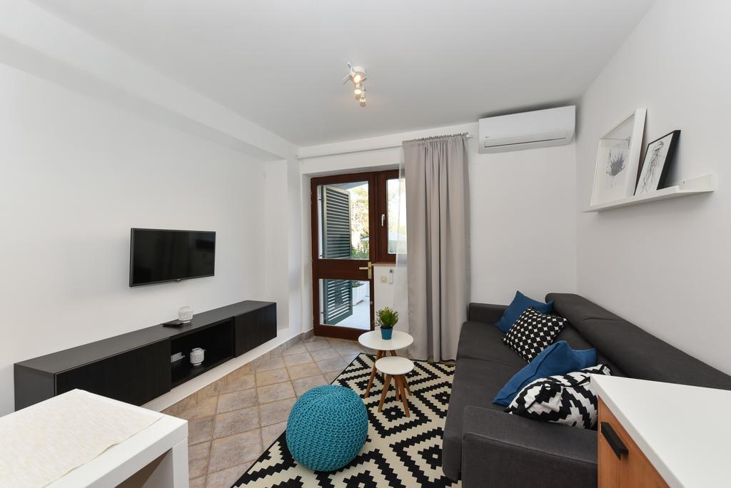 Mediterraneo Garden Apartments Petrcane Luaran gambar