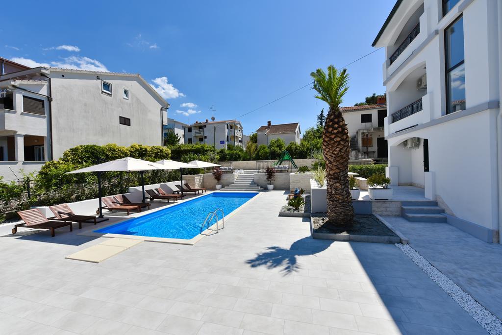Mediterraneo Garden Apartments Petrcane Luaran gambar