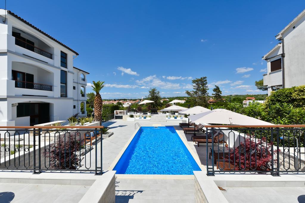 Mediterraneo Garden Apartments Petrcane Luaran gambar