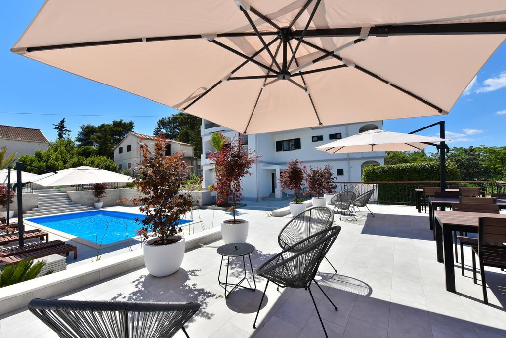 Mediterraneo Garden Apartments Petrcane Luaran gambar